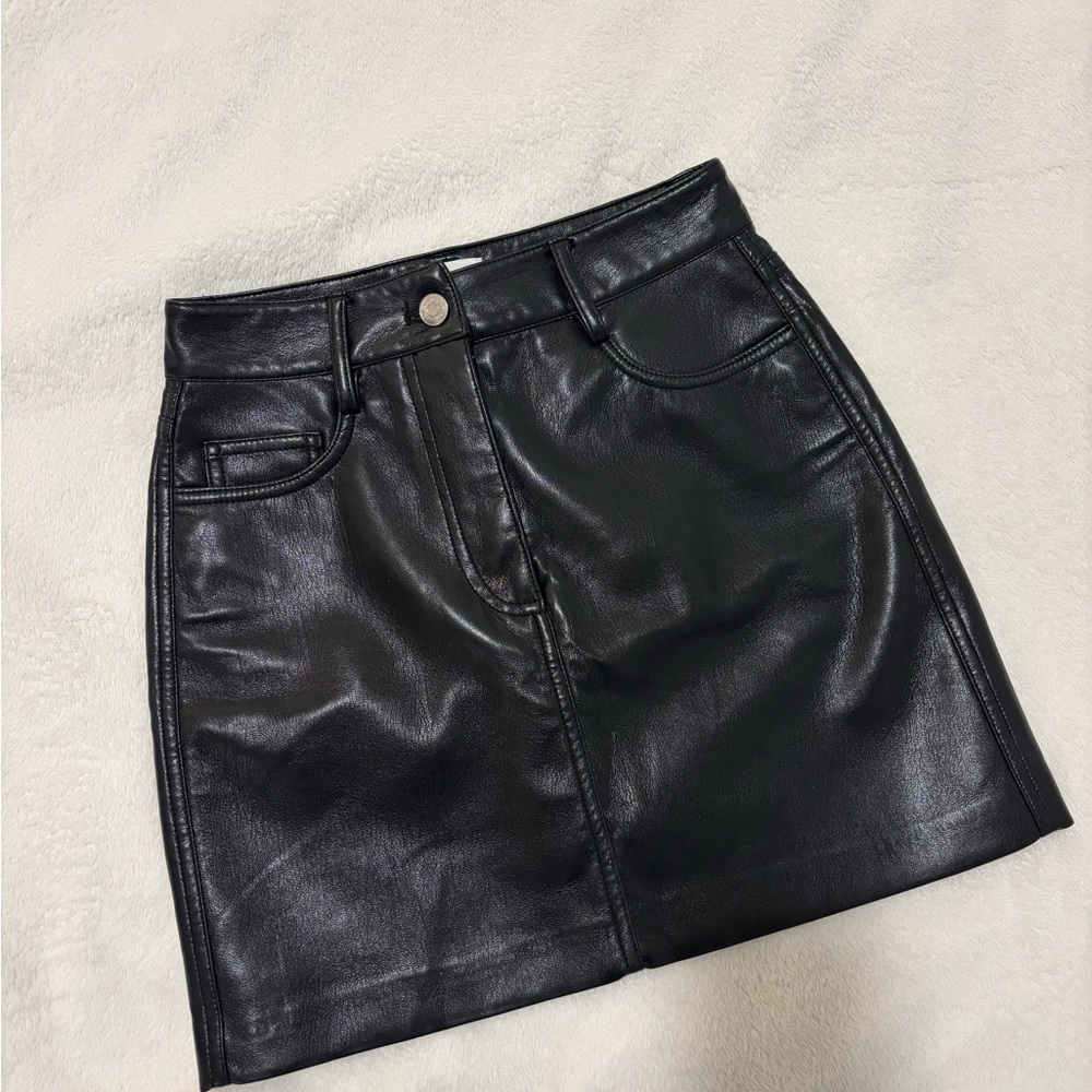 Wilfred Chemistry Black High-waisted Vegan Leather mini skirt